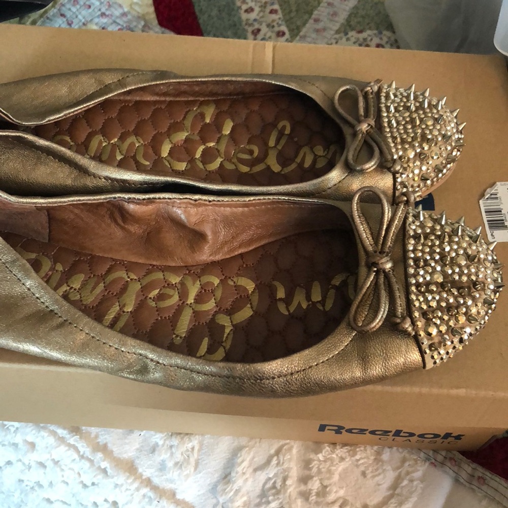 Flats - Picture 3 of 3